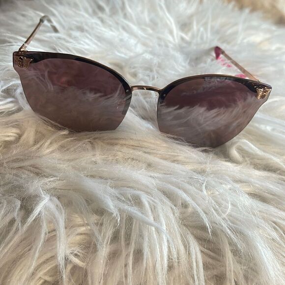 Betsey Johnson rose gold cat eye sunglasses - Picture 1 of 6